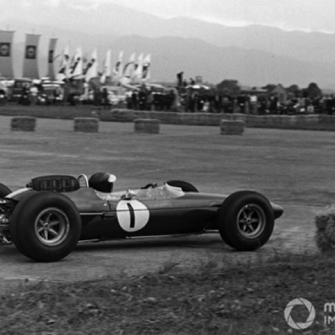 Le circuit de Zeltweg tracé sur un aérodrome militaire en Styrie
© Motorsport Images Le circuit de Zeltweg tracé sur un aérodrome militaire en Styrie
© Motorsport Images